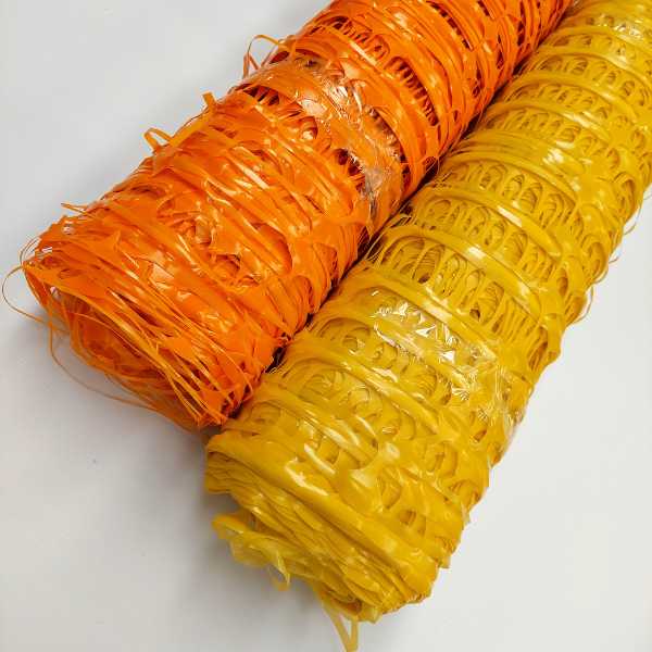 dois rolos de tela tapume laranja e amarela