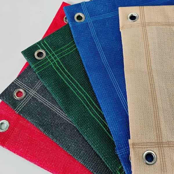tela shade impermeável cores vermelha, cinza chumbo, verde, azul e areia. detalhe com acabamento
